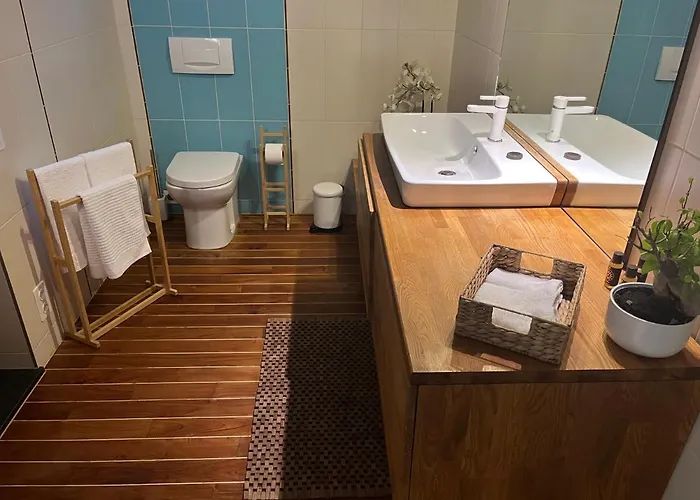 Oda ve Kahvaltı Family With Garden And Amaizing View To Lugano