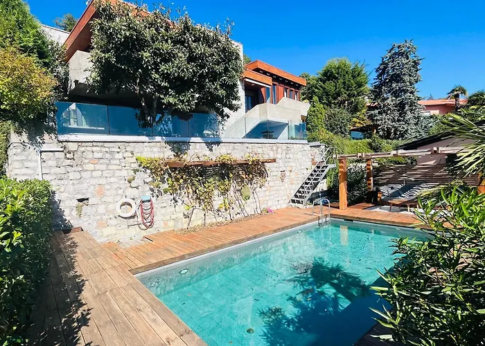 Family With Garden And Amaizing View To Bed and Breakfast