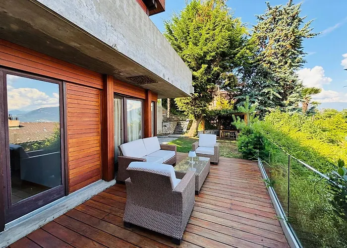 Family With Garden And Amaizing View To Oda ve Kahvaltı Lugano