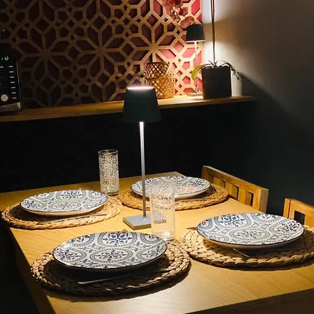 Family With Garden And Amaizing View To לוגאנו