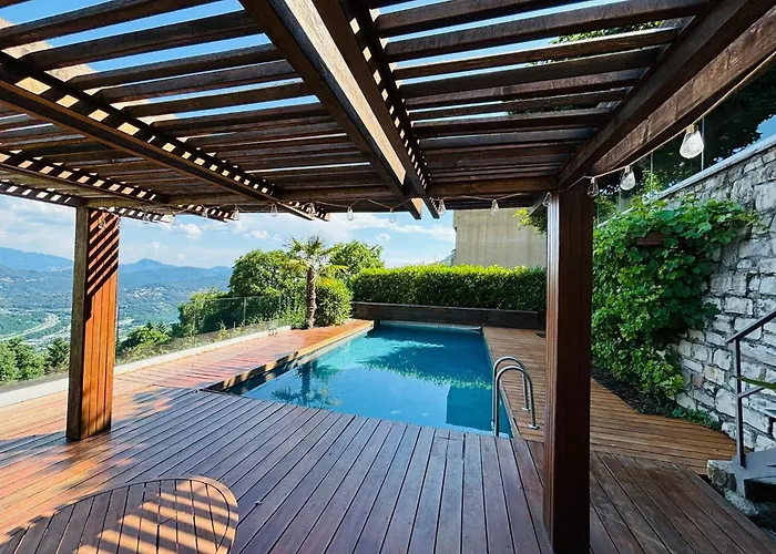 Family With Garden And Amaizing View To 3*